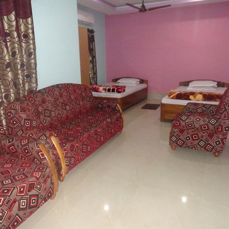 Tezpur Hotel Kaustav מראה חיצוני תמונה