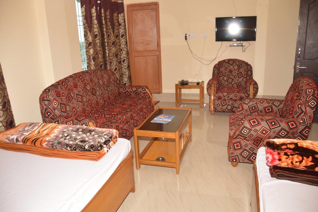 Tezpur Hotel Kaustav מראה חיצוני תמונה
