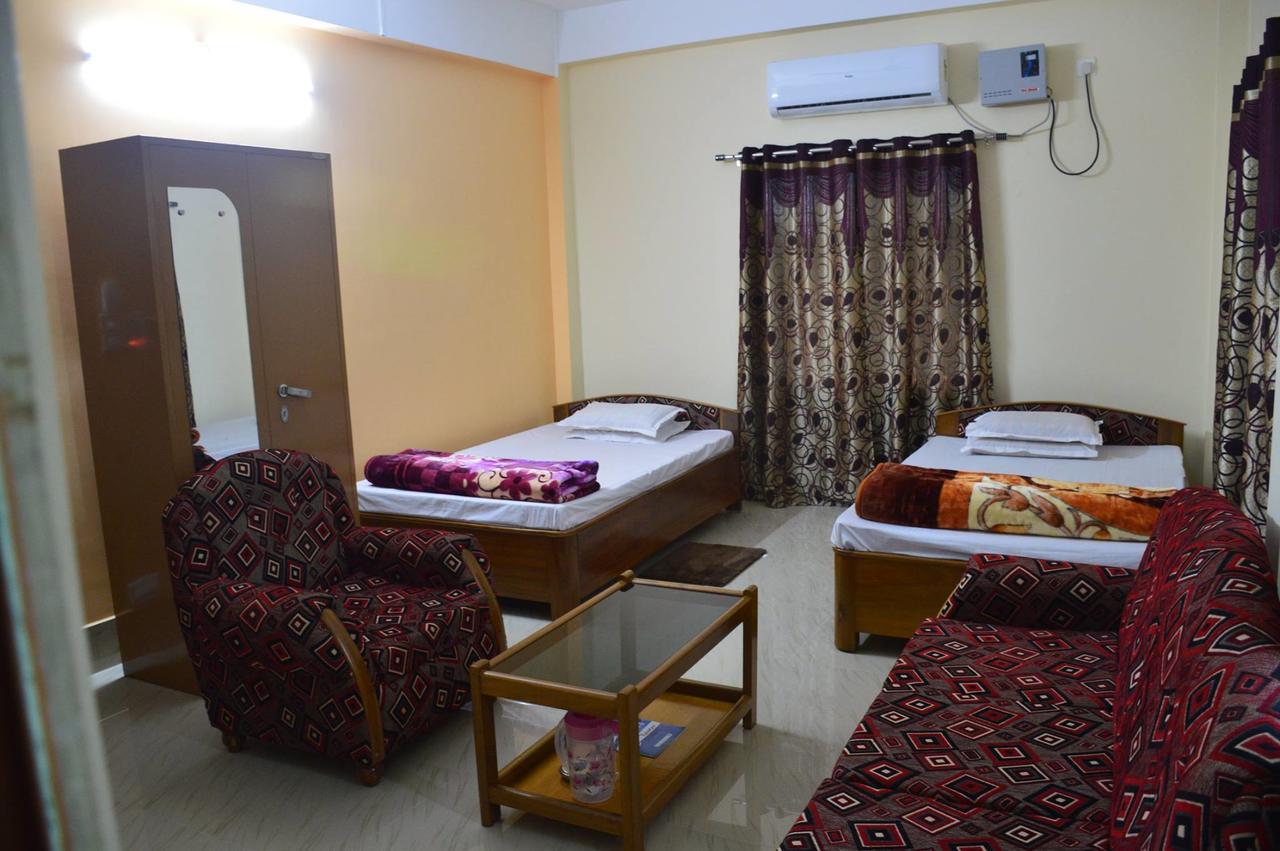 Tezpur Hotel Kaustav מראה חיצוני תמונה