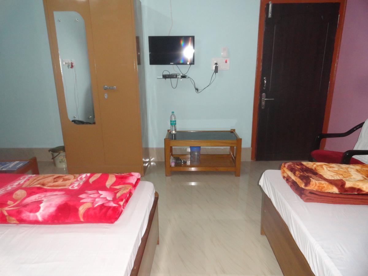 Tezpur Hotel Kaustav מראה חיצוני תמונה