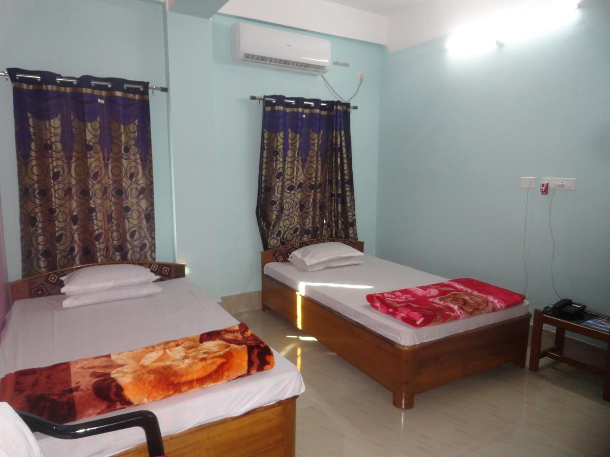 Tezpur Hotel Kaustav מראה חיצוני תמונה