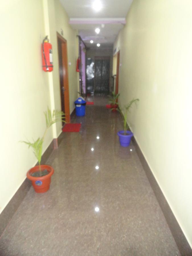 Tezpur Hotel Kaustav מראה חיצוני תמונה