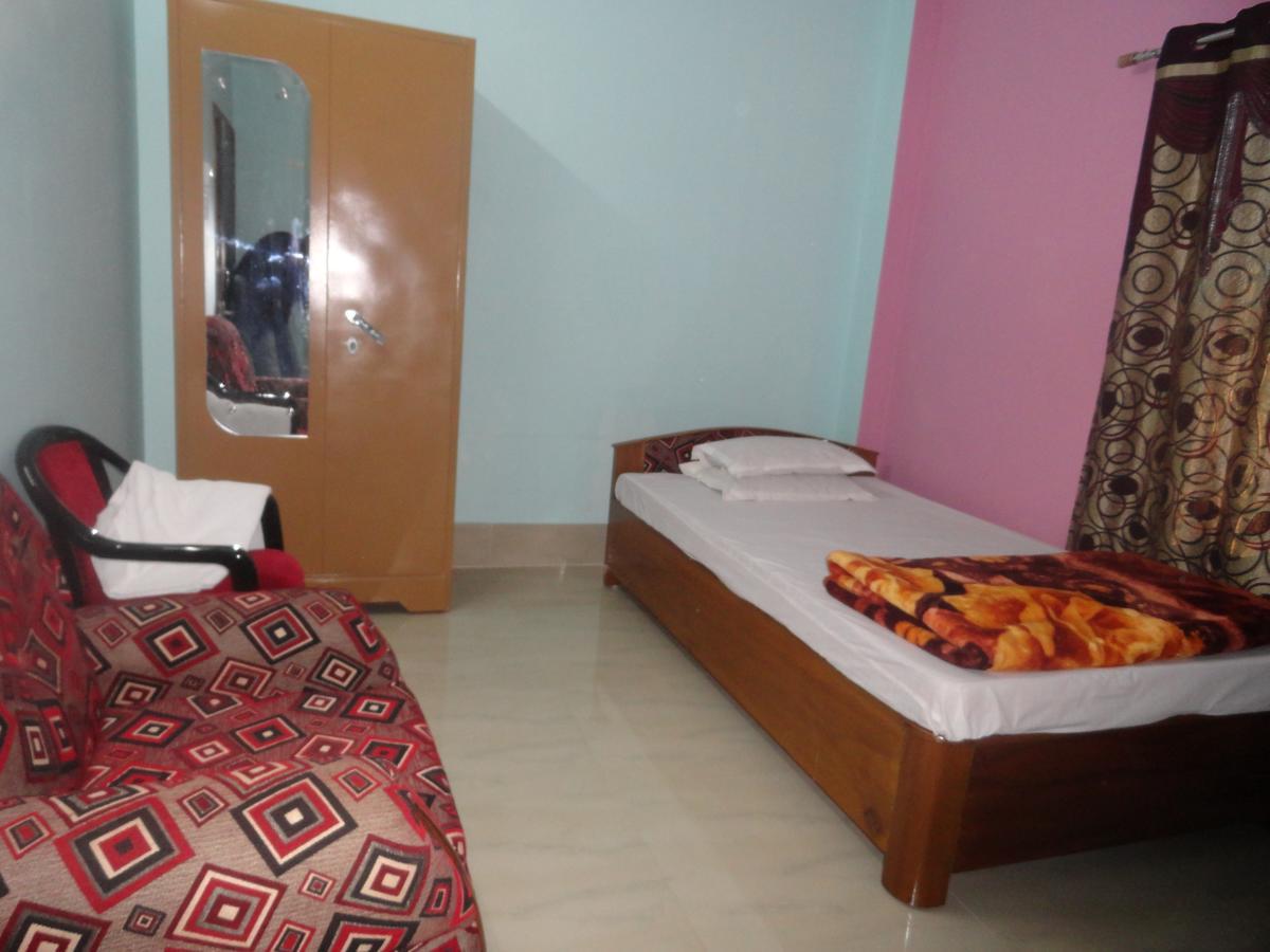 Tezpur Hotel Kaustav מראה חיצוני תמונה