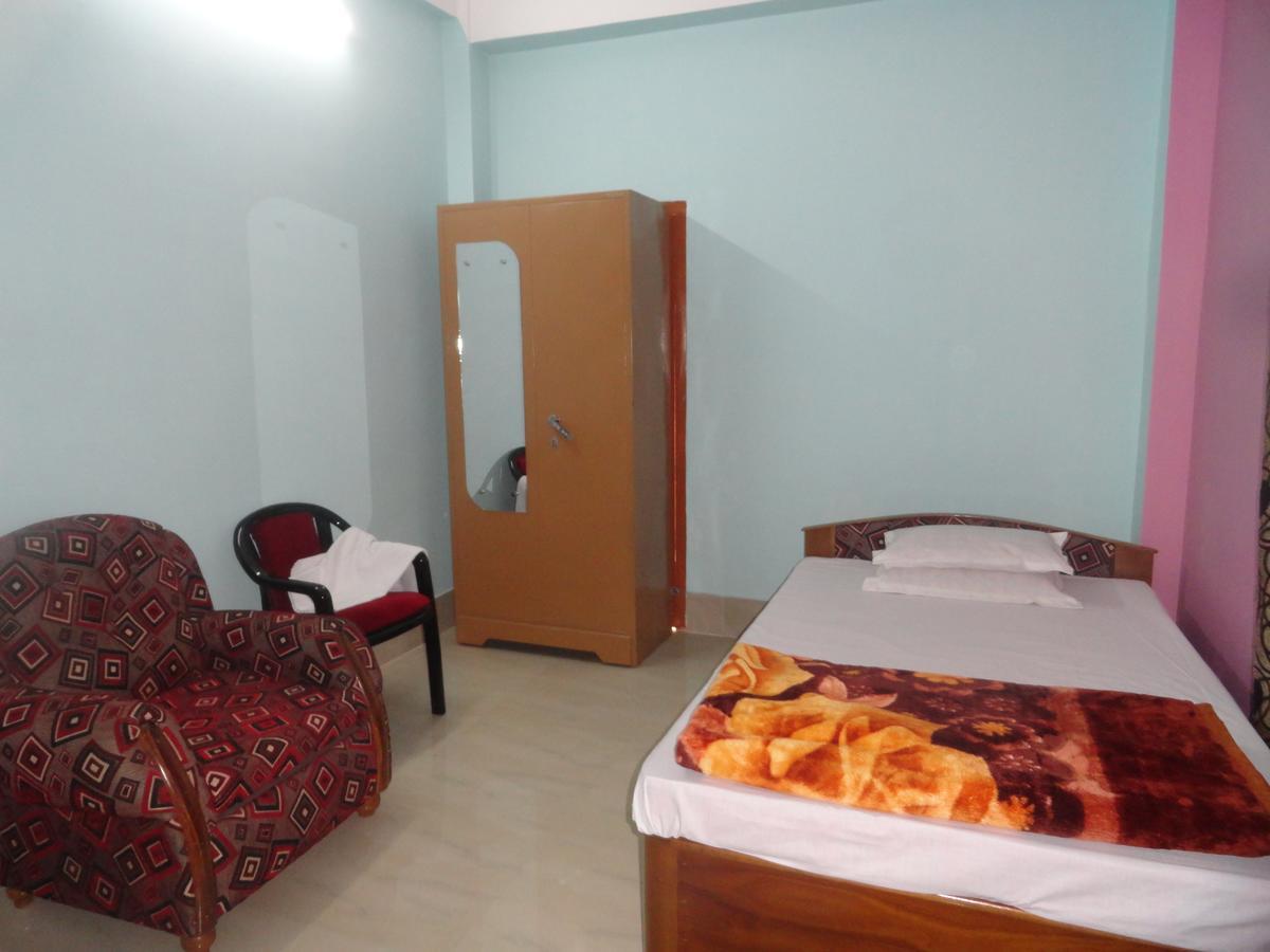 Tezpur Hotel Kaustav מראה חיצוני תמונה